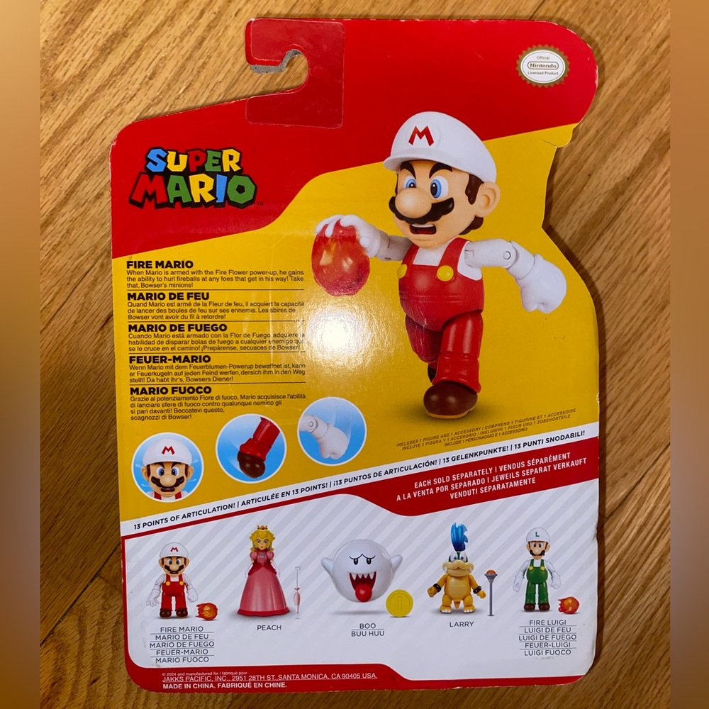 Super Mario Brothers - 4” Fire Mario Figurine w/fireball - Picture 3 of 6